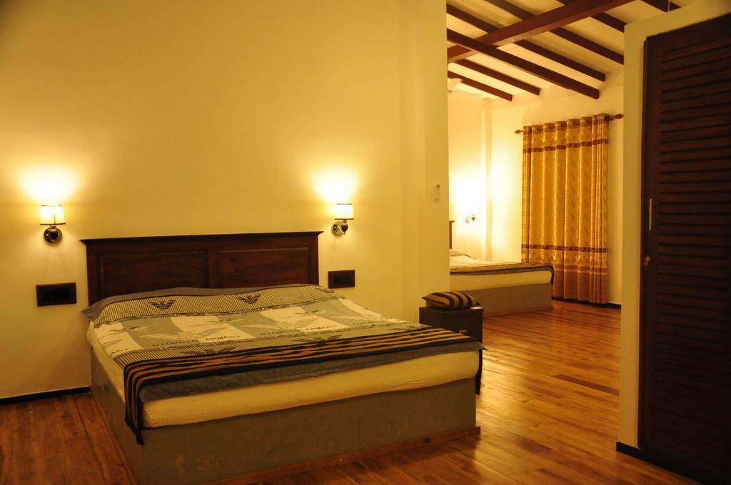 أونا واتونا Asantha Guest House الغرفة الصورة