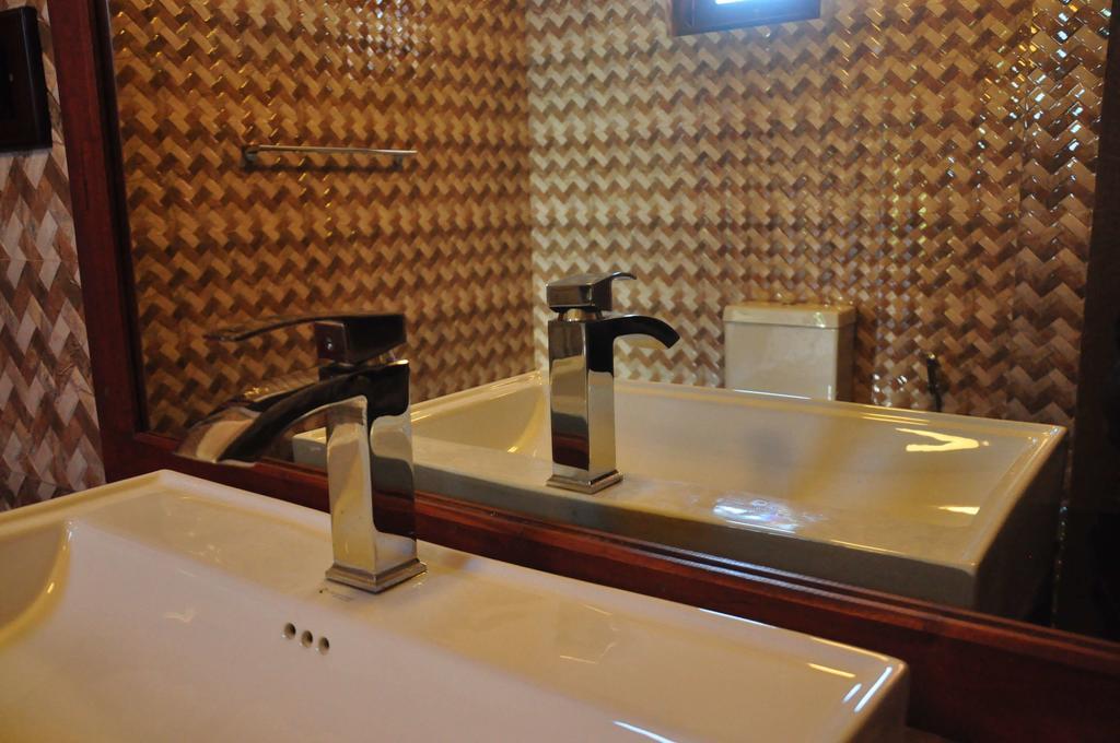 أونا واتونا Asantha Guest House الغرفة الصورة