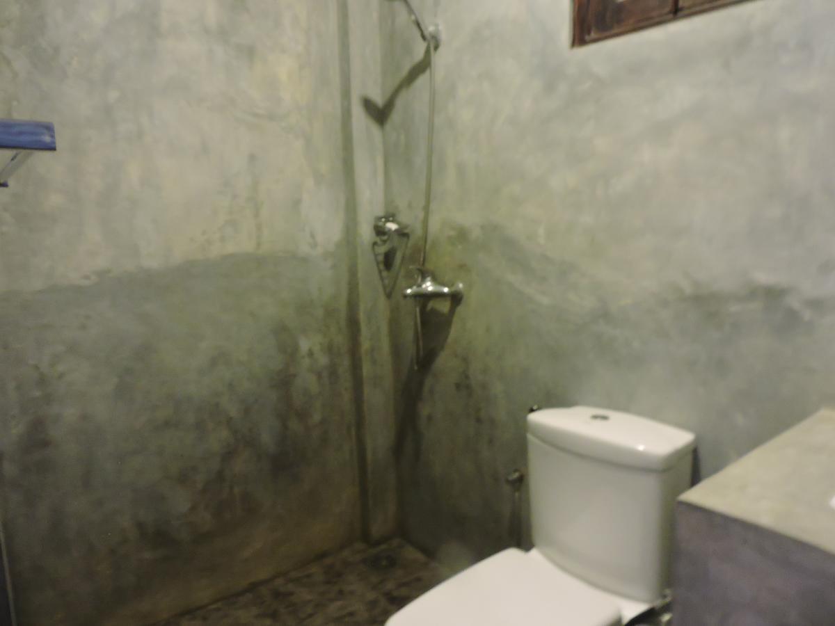 أونا واتونا Asantha Guest House المظهر الخارجي الصورة
